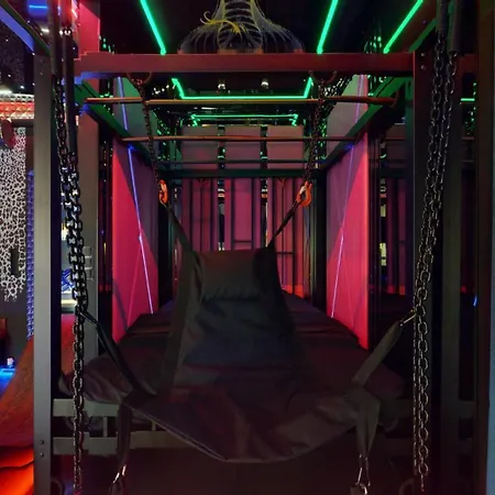 No Limits House - Bdsm Glamour