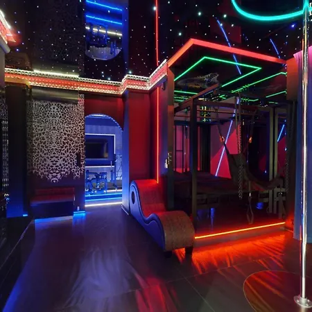 No Limits House - Bdsm Glamour Varsovia