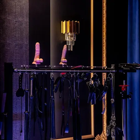 No Limits House - Bdsm Glamour Apartment *