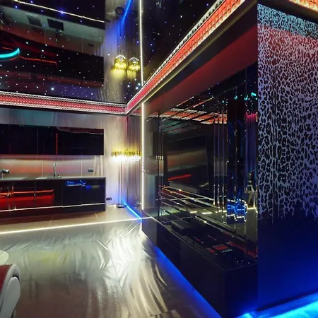 No Limits House - Bdsm Glamour Apartment Warschau